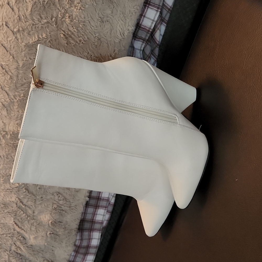 Woman boots - Picture 3 of 4